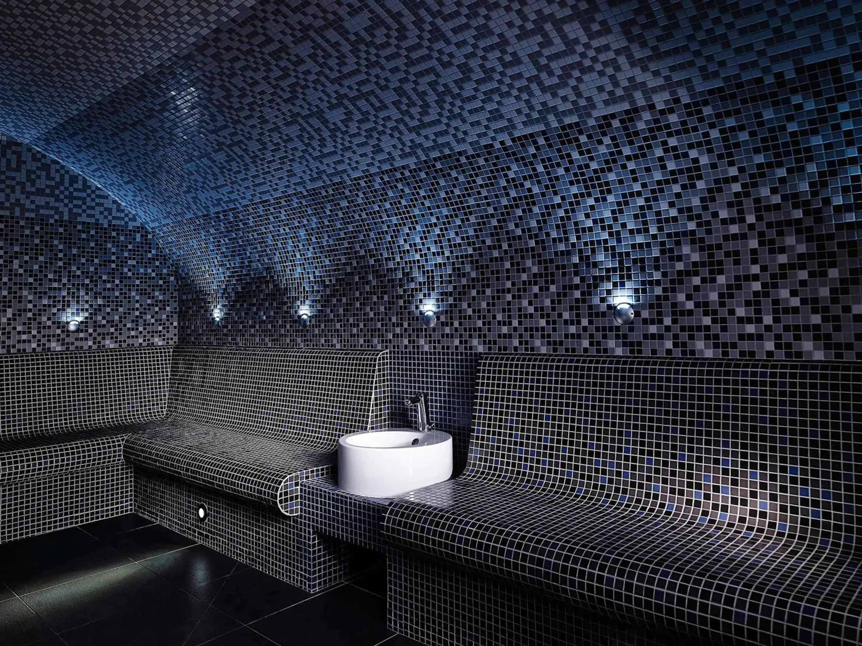 Spa and wellness centre/facilities in Molitor Hotel & Spa Paris - MGallery Collection